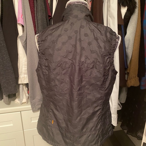 3/$30 Lighter weight black vest with dot pattern fleece lining - Picture 2 of 7
